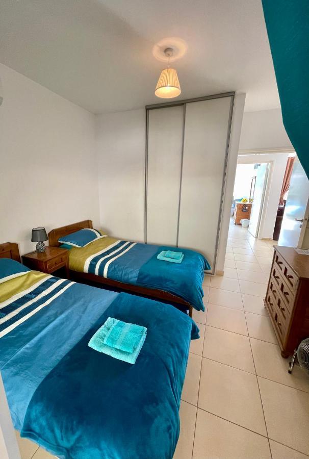 109 Queens Gardens, Paphos Apartment Bagian luar foto