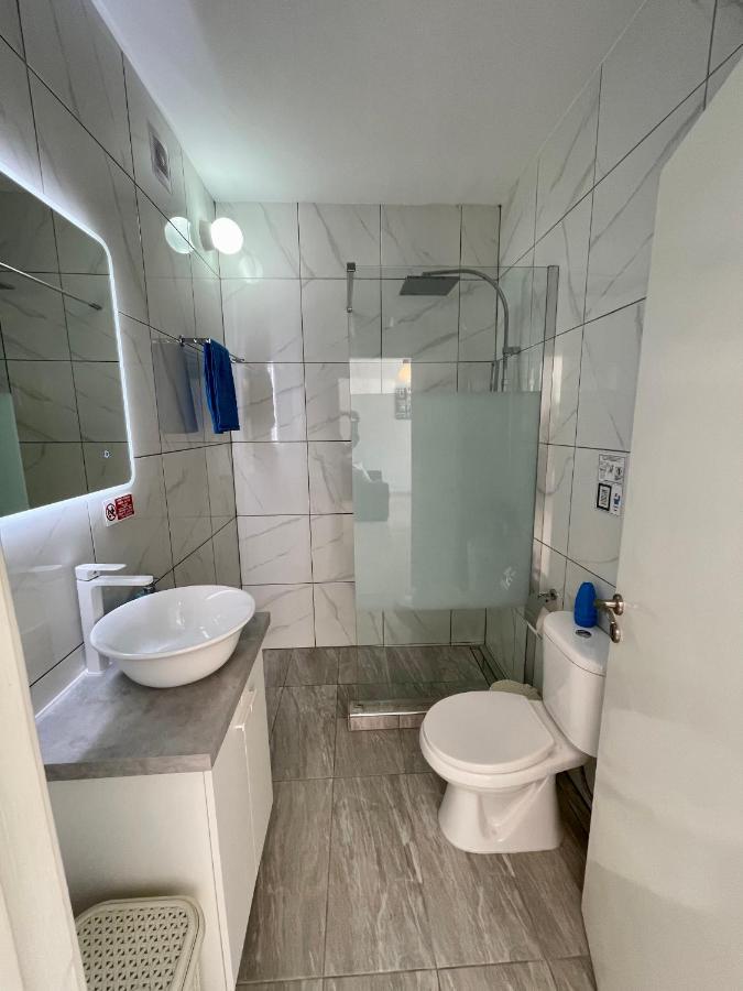 109 Queens Gardens, Paphos Apartment Bagian luar foto
